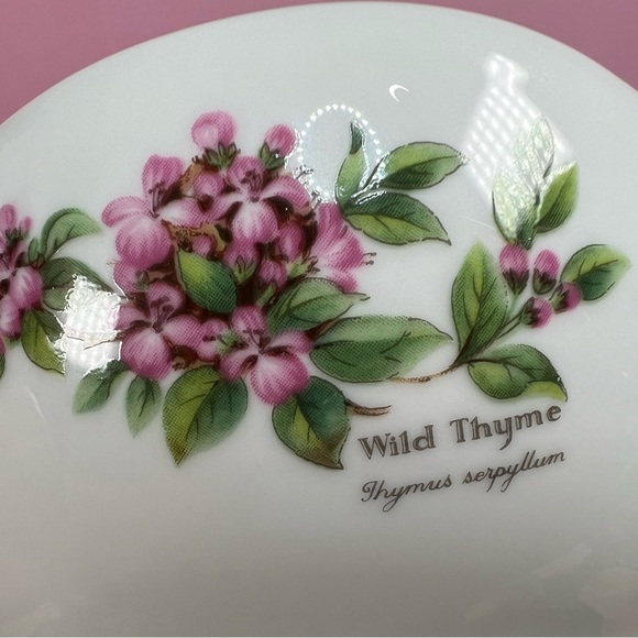 Royal Worcester Herbs Medium Round SCALLOPED BOWL Botanical Florals Gold Trim - Picture 5 of 10